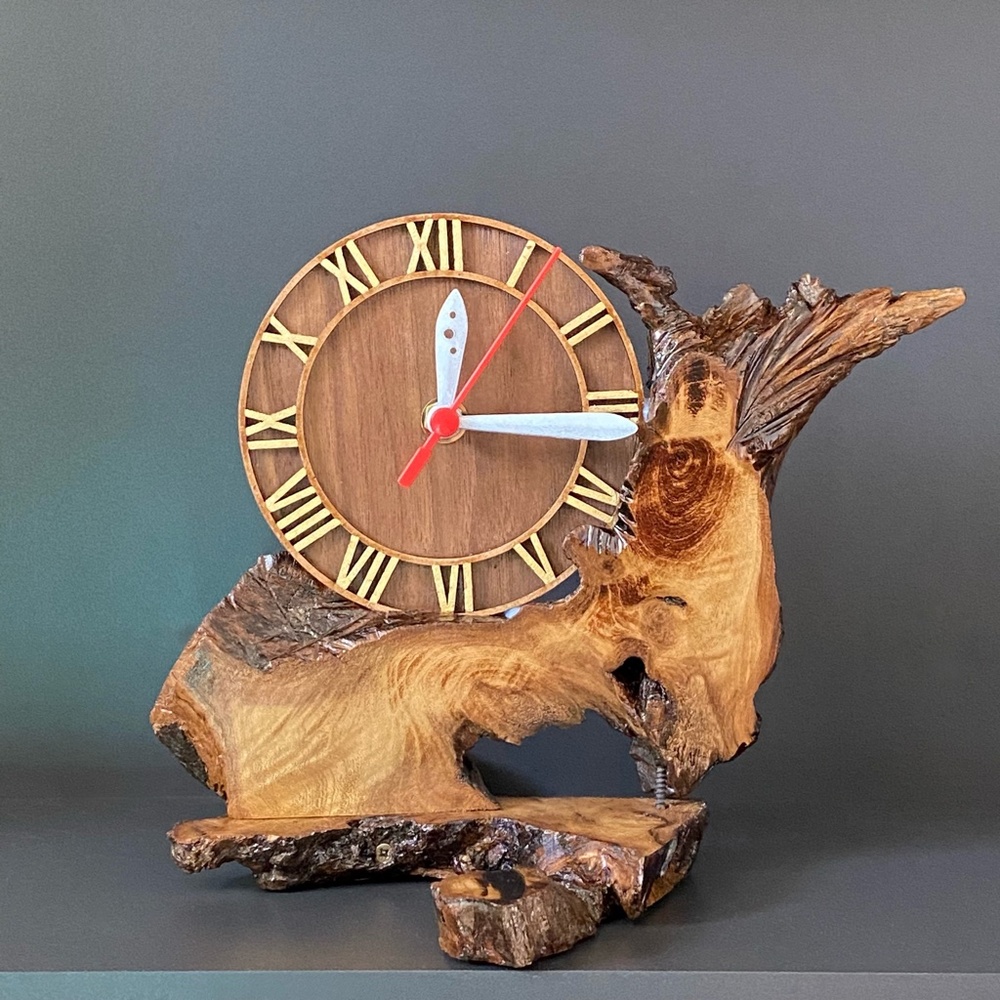THE REINDEER Walnut Root Wood Table Clock With Gilded Gold Leaves Roman Numerals